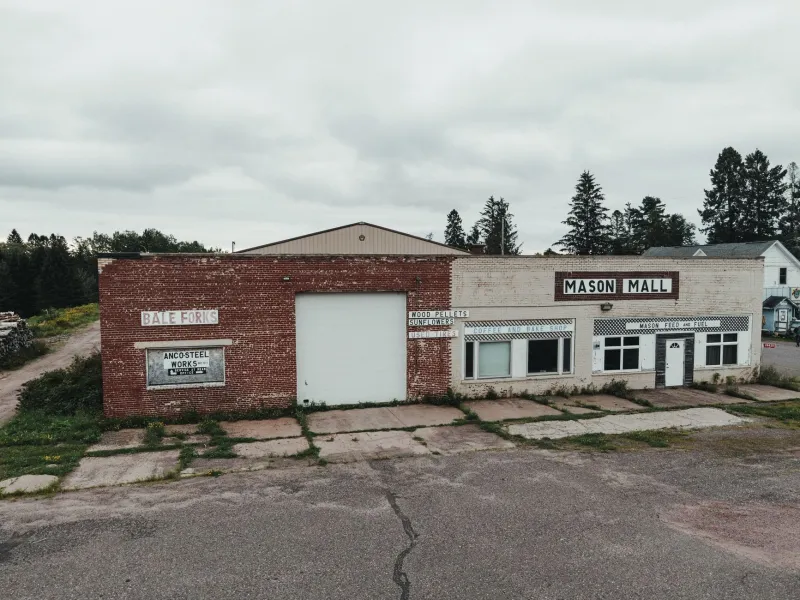 Plotting the Ghosts: How Amateur Mappers Are Pinning Down Every Burger Joint America Forgot